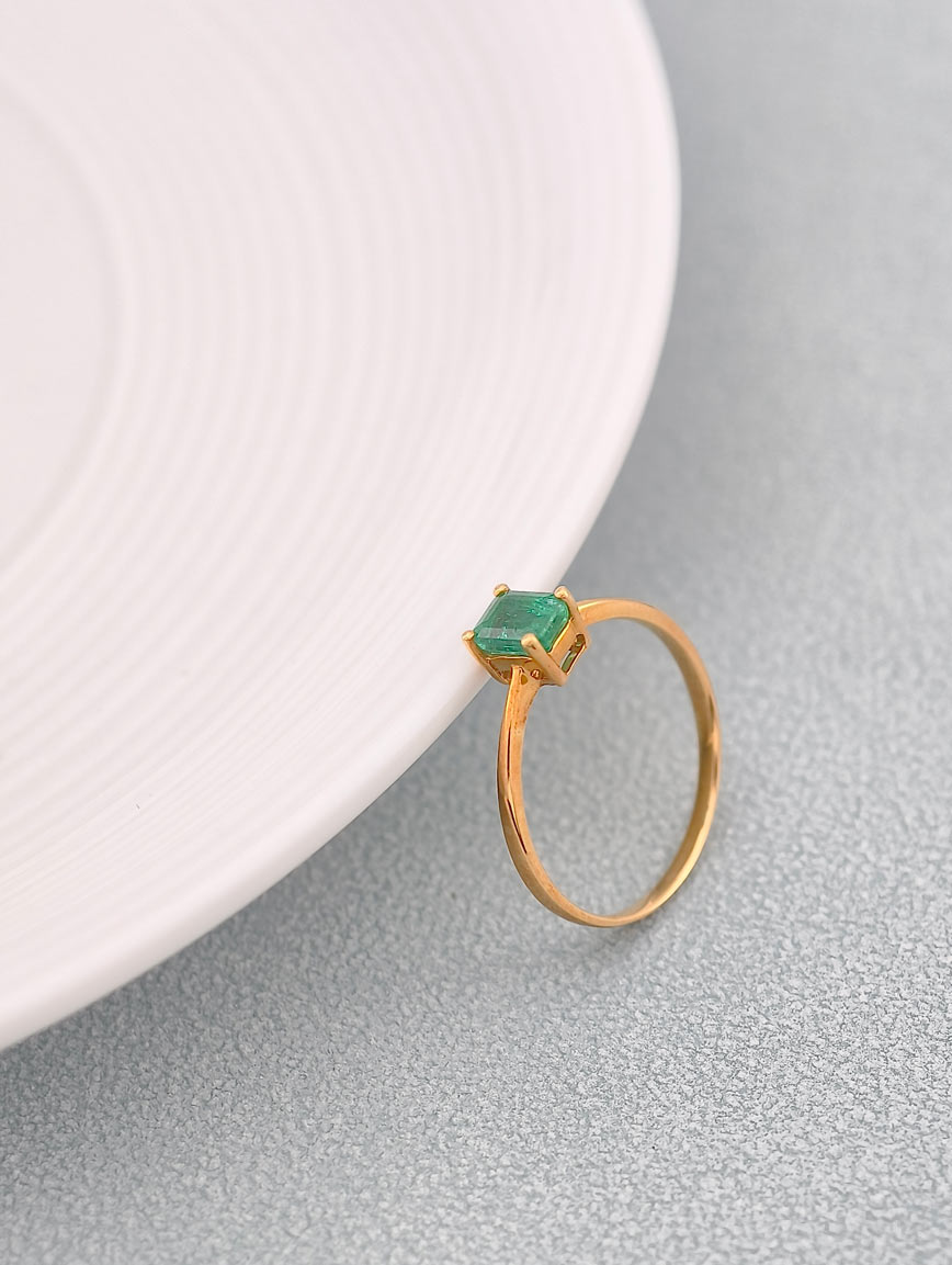 Natural Square Emerald Ring image