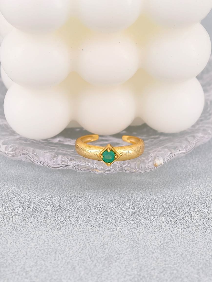 Natural Emerald Ring image