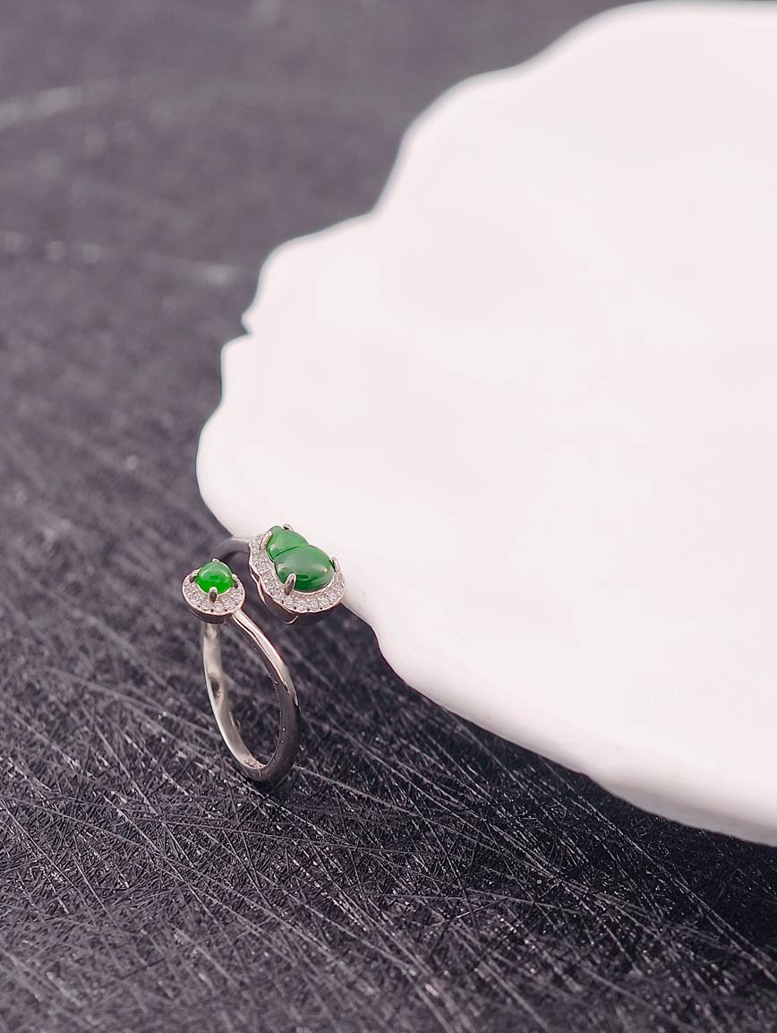 Natural Jadeite Gourd Ring image