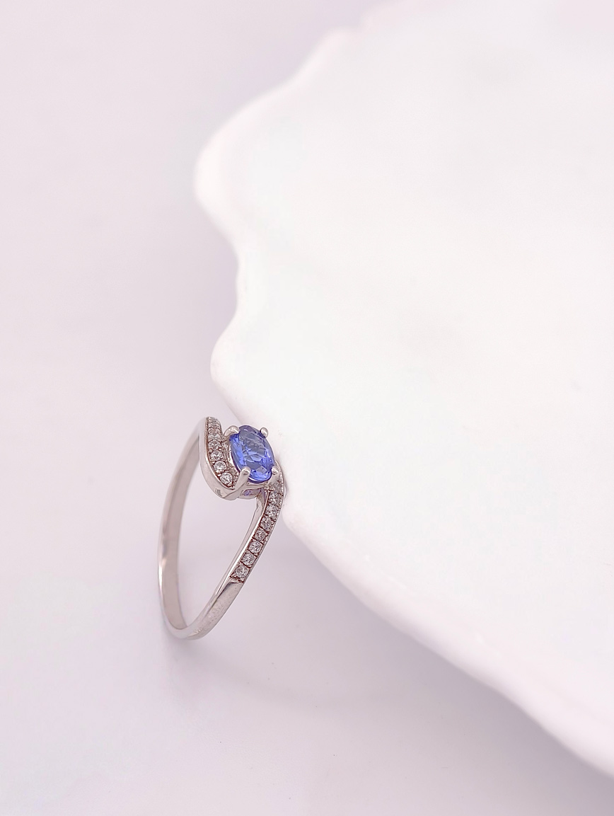 Natural Tanzanite Niche Design Ring image