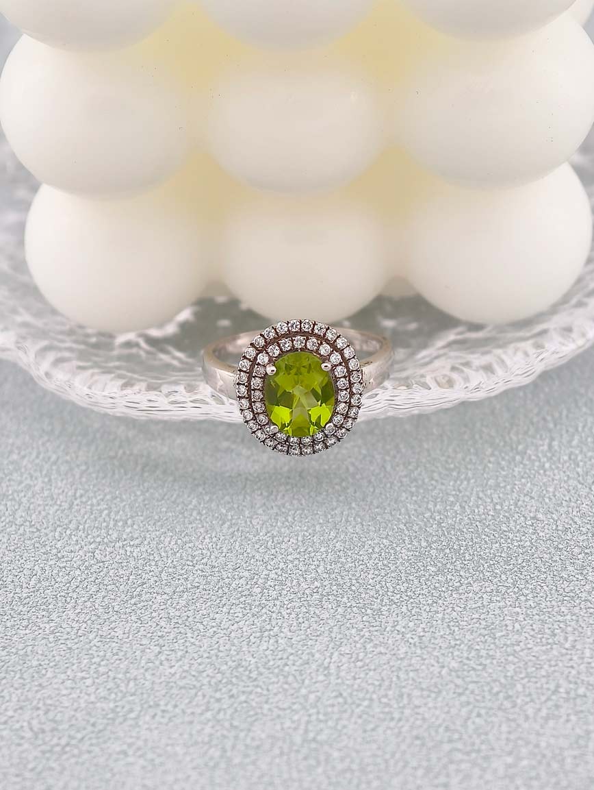 Natural Peridot Exquisite Ring image