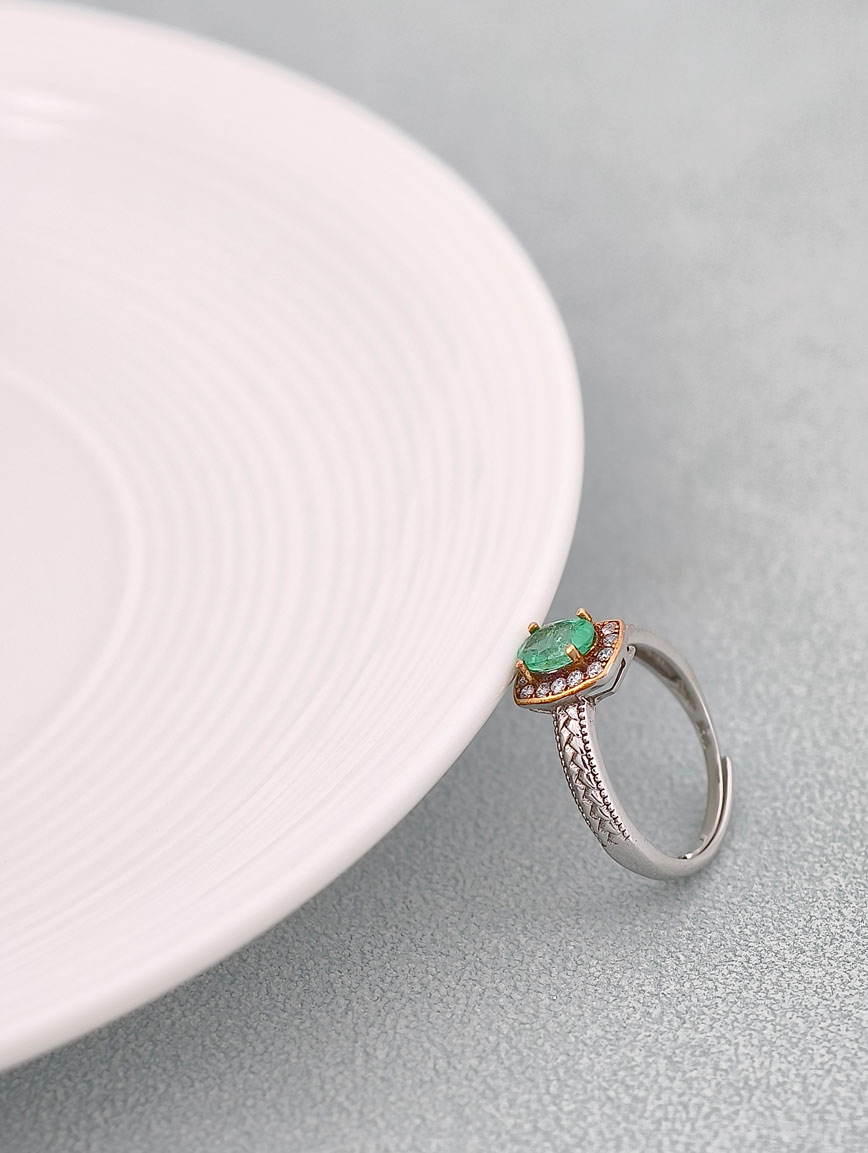 Natural Emerald Delicate Ring image