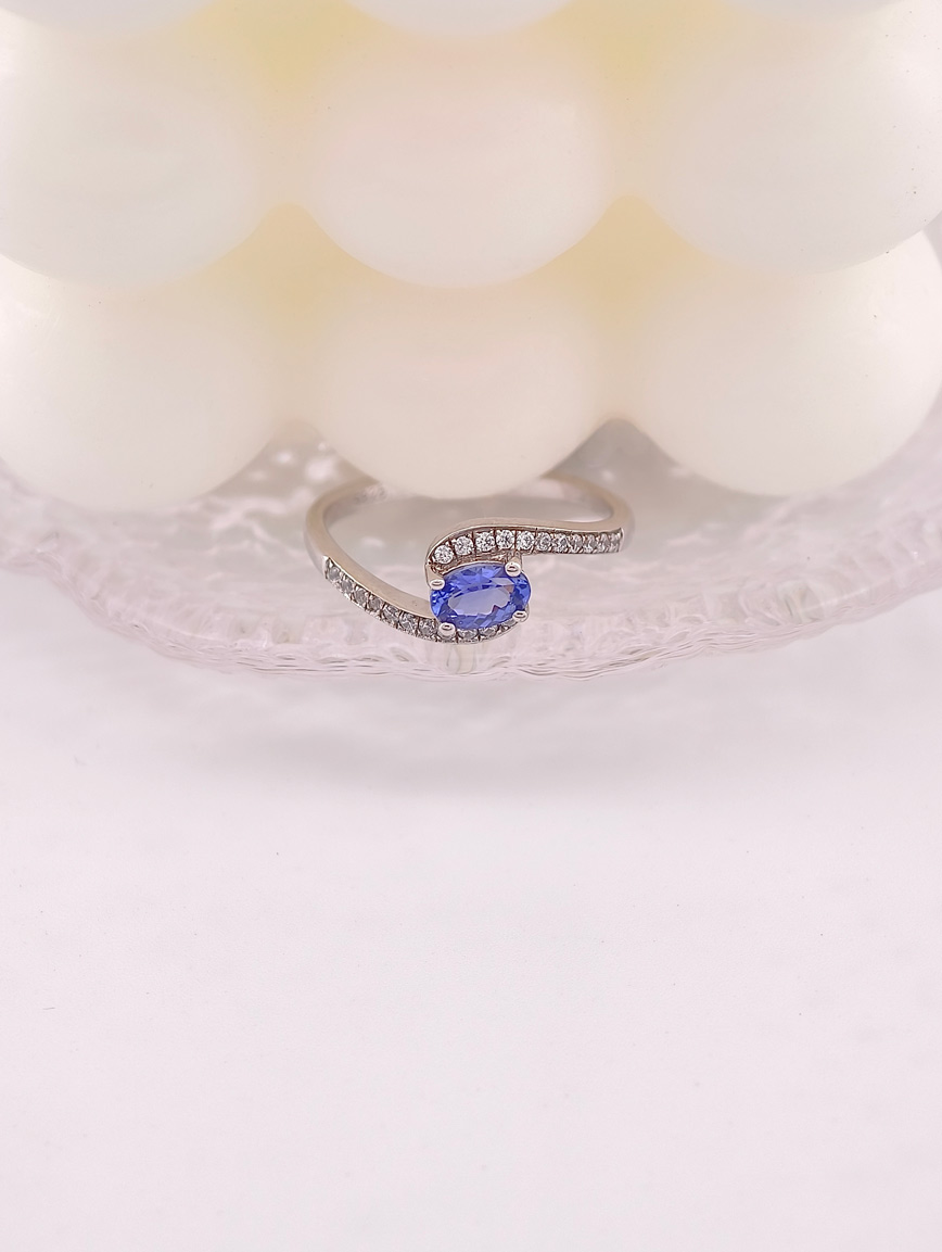 Natural Tanzanite Niche Design Ring image